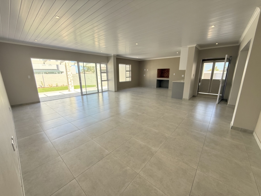 4 Bedroom Property for Sale in Country Club Western Cape